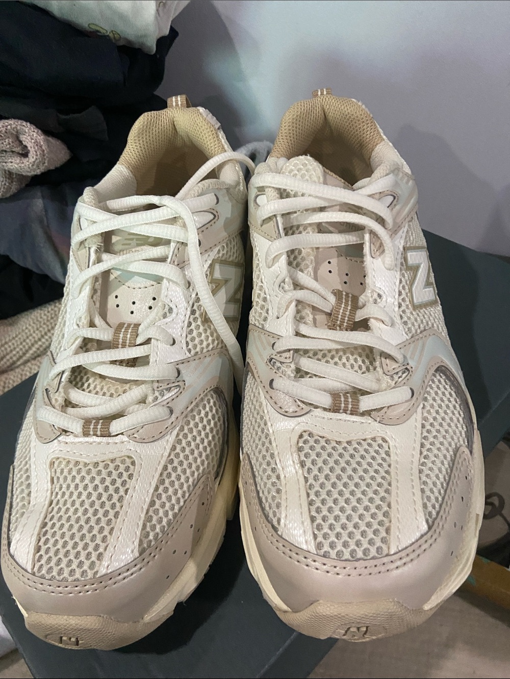 New Balance - Picture 2 of 3